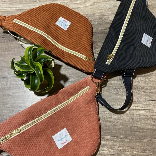 Sac banane en velours côtelé