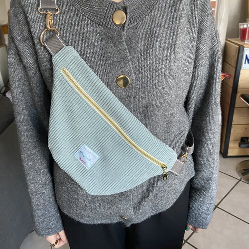 Sac banane en velours côtelé