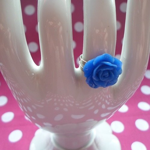 Bague rose bleue