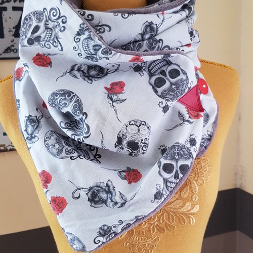 Echarpe chaude femme skull tatoo