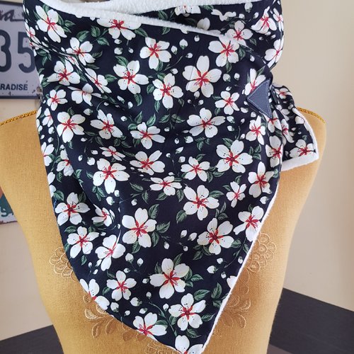 Echarpe chaude fleurs de cerisier