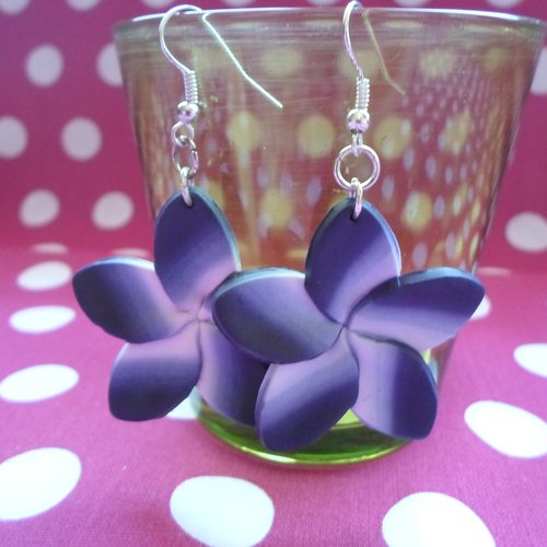 Boucles d'oreilles fleur de monoï violette et rose