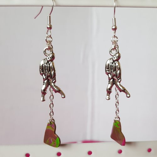 Boucles d'oreilles cœur de zombie