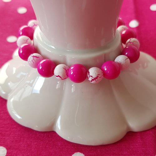Bracelet de perles fuchsia craquelées