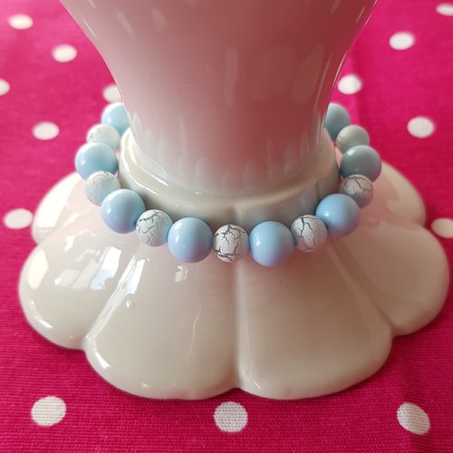 Bracelet de perles craquelées bleu ciel