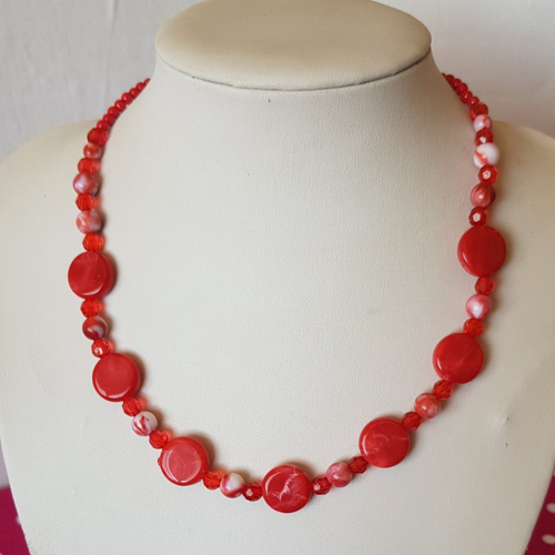 Collier perles marbrées rouges et blanc