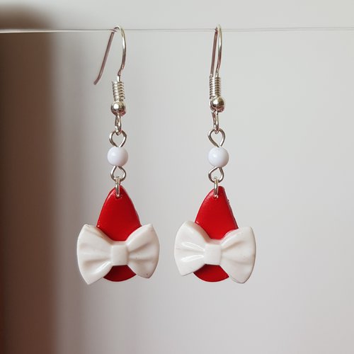 Petits nœuds blanc et rouge