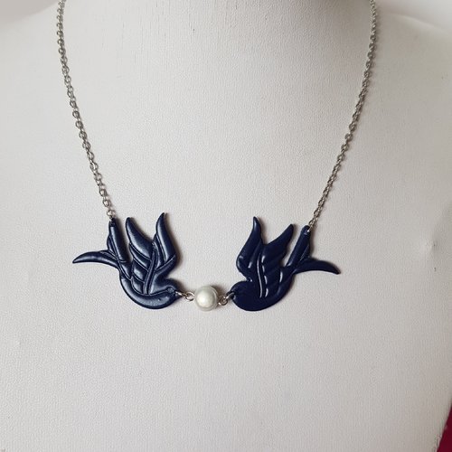 Précieuses hirondelles noirs