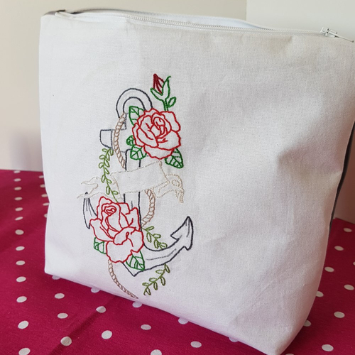 Pochette brodée ancre marine