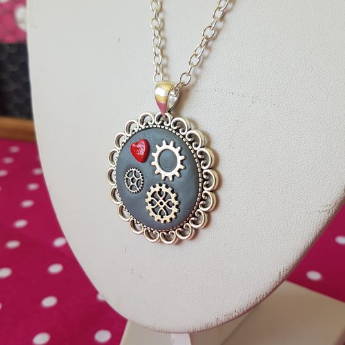 Grand collier amour et engrenages