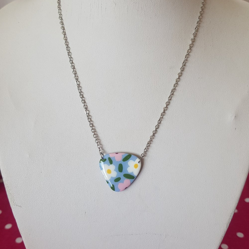 Petites fleurs pastels et bleues