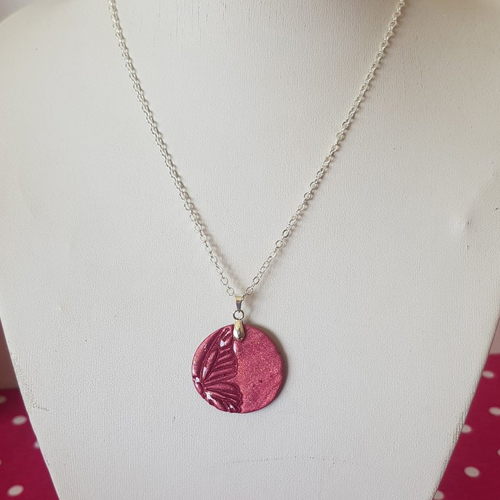 Collier bordeau butterfly