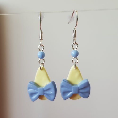 Boucles gouttes et nœuds jaune et bleu