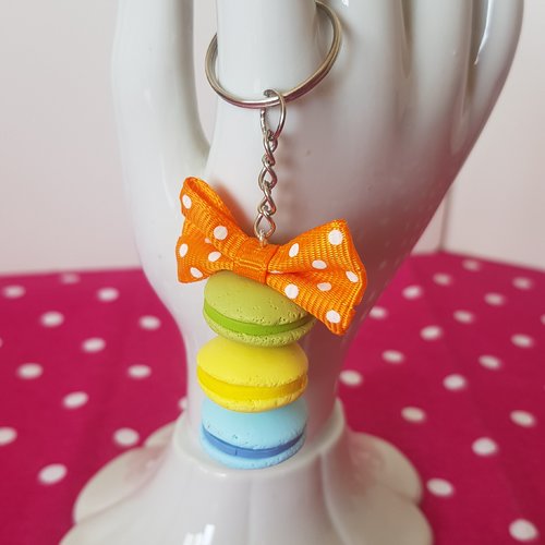 Porte clé macaron et pois orange
