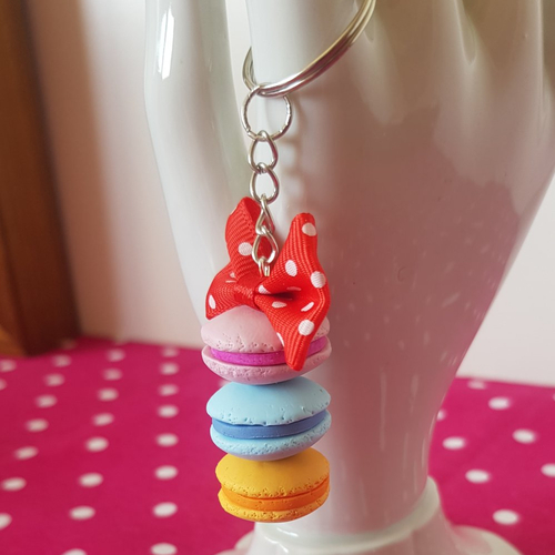 Porte clé macaron rouge