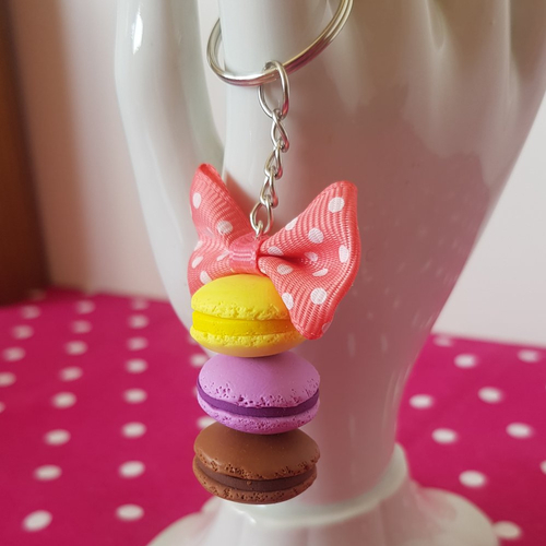 Porte clé macaron corail