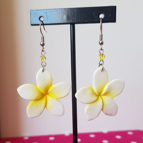 Boucles fleur de monoï jaune