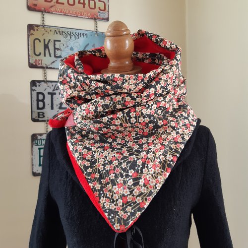 Echarpe fleurs bordeaux aux branches dorées