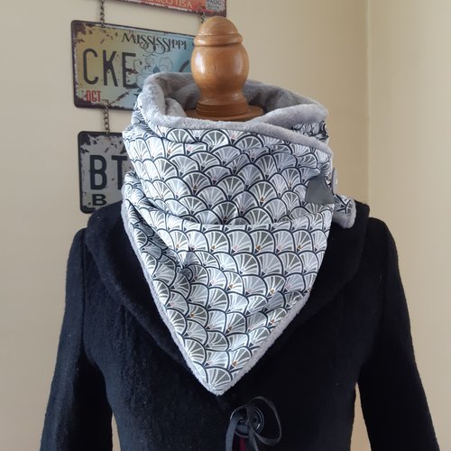 Echarpe polaire écailles bleutées