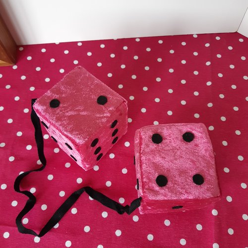 Fuzzy dices fuchsia