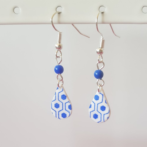 Boucles à motifs bleus
