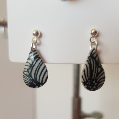 Boucles gouttes et pétales