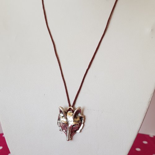 Collier loup bordeaux