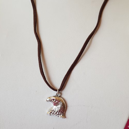 Collier aigle brun