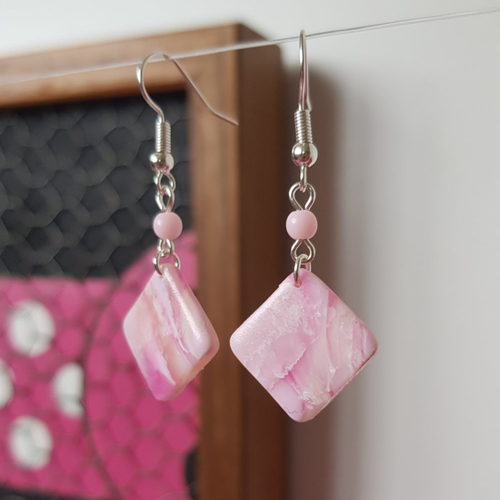 Boucles roses marbrées