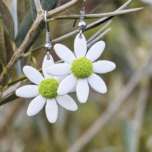 Marguerites  - boucles d'oreilles pendantes