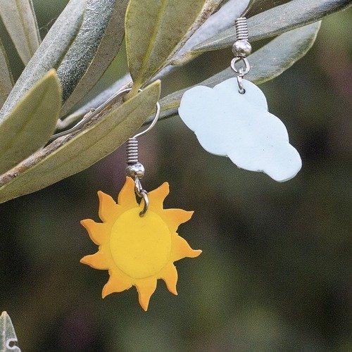 Soleil et nuage  - boucles d'oreilles pendantes