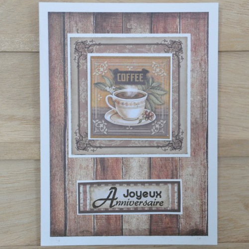 Carte double de joyeux anniversaire "tasse de café" en leger relief