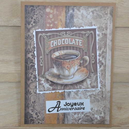 Carte double de joyeux anniversaire "tasse de chocolat chaud"