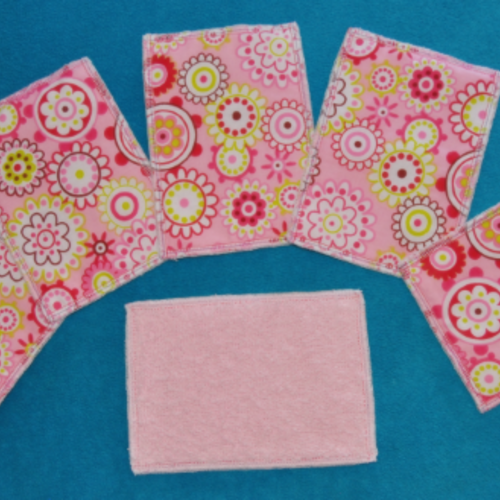 Lot de 12 lingettes lavables rectangle coton/éponge motif fleurs fond rose