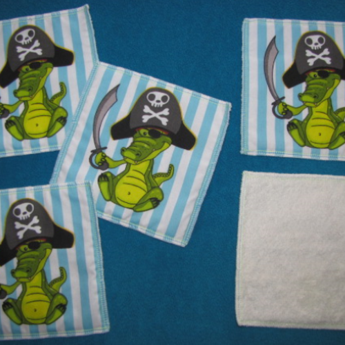 Lot de 5 maxi lingettes lavables ou debarbouillettes 15 x 15 cm coton / éponge motif croco pirate