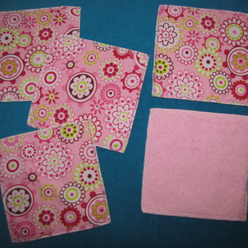 Lot de 5 maxi lingettes lavables ou debarbouillettes 15 x 15 cm coton / éponge motif fleurs ton rose