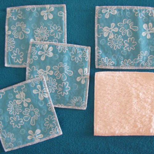 Lot de 5 maxi lingettes lavables ou debarbouillettes 15 x 15 cm coton / éponge motif fleurs bleues