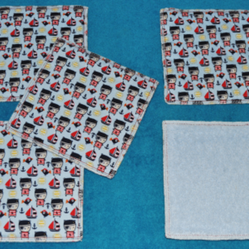 Lot de 5 maxi lingettes lavables ou debarbouillettes 15 x 15 cm coton / éponge motif petits pirates