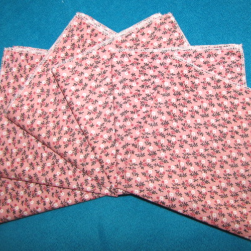 Lot de 6 mouchoirs en tissu coton lavables surjetés motif petites fleurs