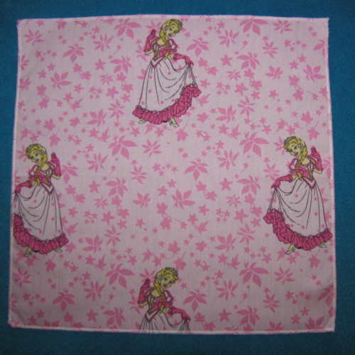 Lot de 6 mouchoirs en tissu coton lavables surjetés motif princesses 3 roses et 3 bleus