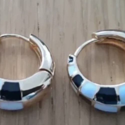 Créoles élégantes échiquier plaqué or 14 carats