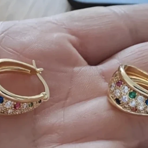 Créoles élégantes plaquées or 14 carats avec zircones