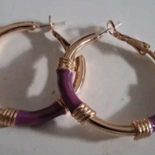 Créoles émail violet plaqué or 14 carats