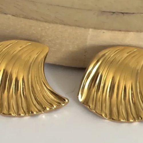 Boucles d'oreilles pétales dorées à l'or fin 14 carats