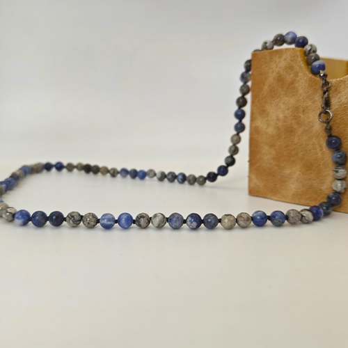 Collier sodalite et jaspe gris, pierres véritables nouées, perles d'environ 6 mm. longueur au choix. homme, femme.