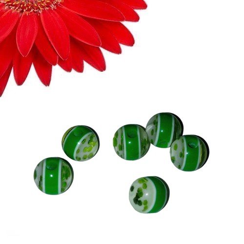 60 perles rondes en résine couleur vert et blanc - déstockage