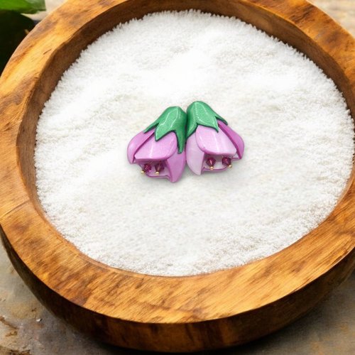 Broche flora sakura avec la forme des fleurs de cerisier, fabriquée en france