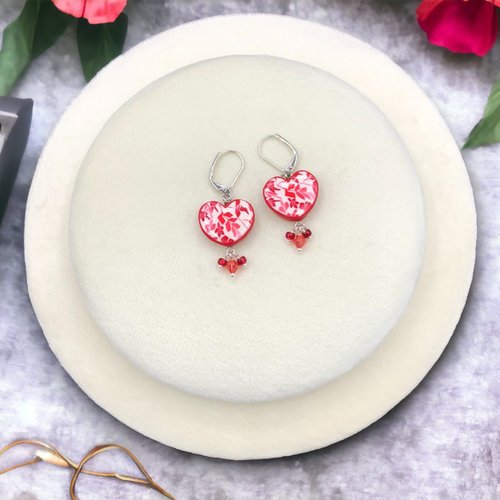 Boucles d'oreilles aurora avec le motif floral, forme de cœur, fabriquées en france, 3 couleurs au choix