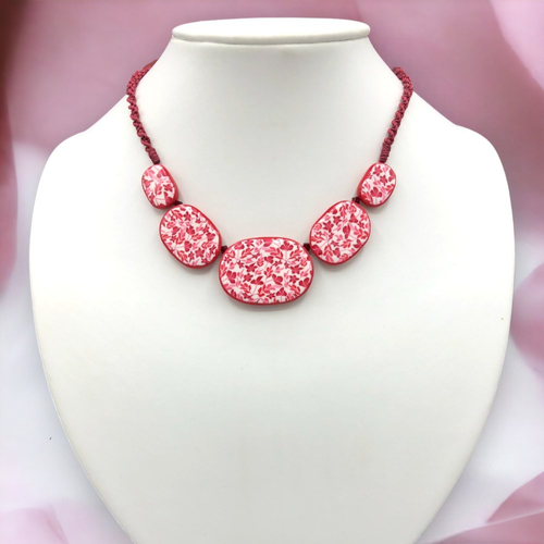 Collier mi-longs floral aurora , fabriquées en france, 3 couleurs au choix