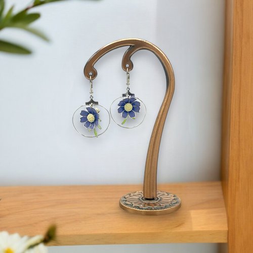 Boucles d'oreilles fleur cosmos fait main en résine, fabriquées en france, 6 couleurs au choix